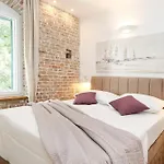 Monfrina 2, Stylish Old Town Near Apartamento Split