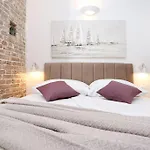 Monfrina 2, Stylish Old Town Near Apartamento *