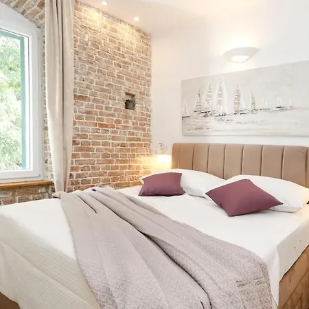 Monfrina 2, Stylish Old Town Near Apartment Split