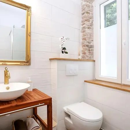 Monfrina 2, Stylish Old Town Near