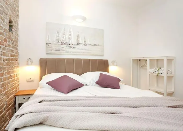 Monfrina 2, Stylish Old Town Near