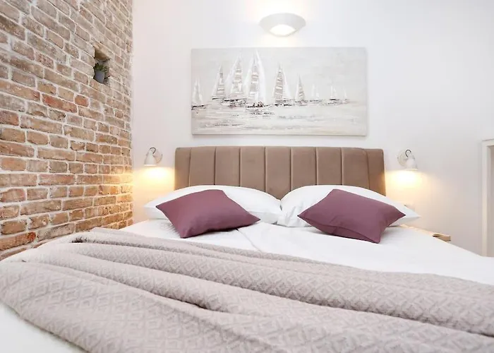 Monfrina 2, Stylish Old Town Near 아파트 *